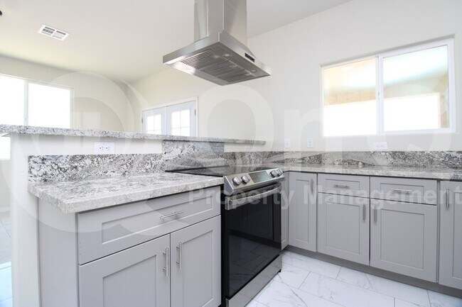 Foto del edificio - 30432 W Pierce St
