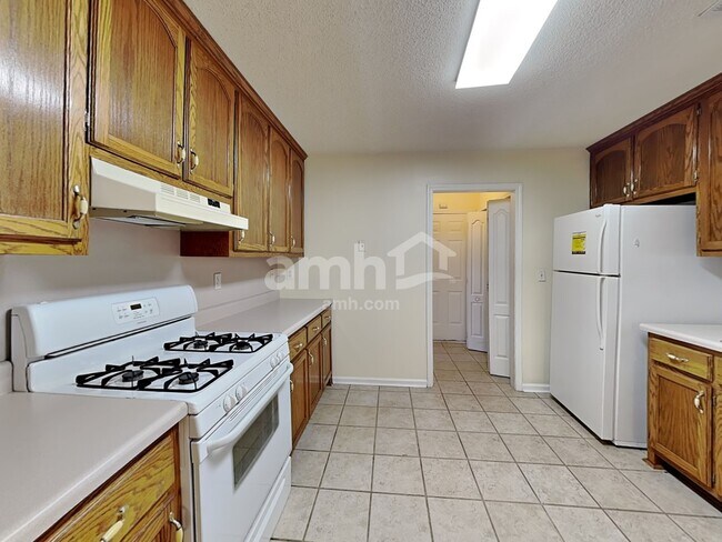Foto del edificio - 241 Fairbrook Ln