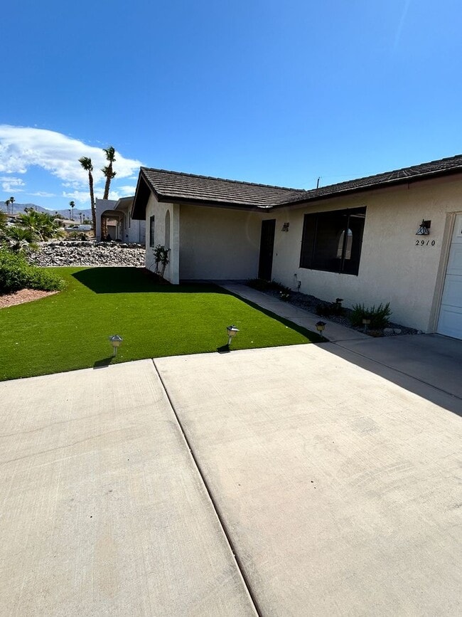 Building Photo - Unfurnished Home!