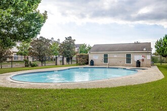 Building Photo - 2910 Grants Lake Blvd