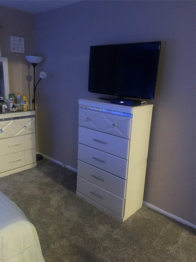 Building Photo - 31 Moore Ln