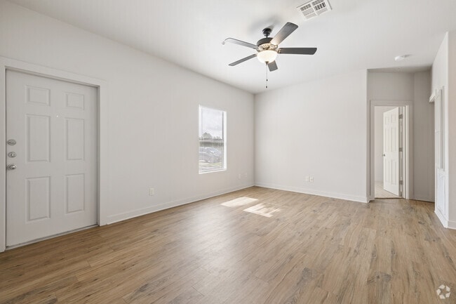 2BR, 1BA - 853SF - Living Room - Saddlebrook