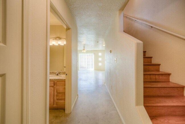 Building Photo - 1203 Griegos Rd NW
