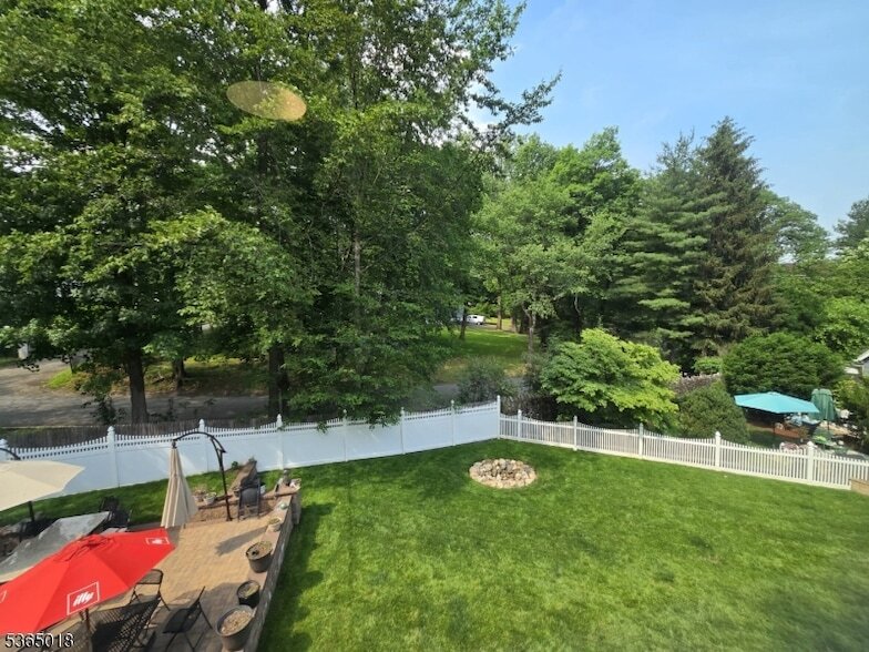 Primary Photo - 33 Park Dr N