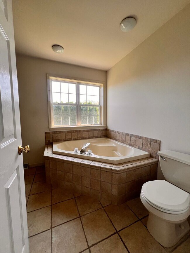 Foto del edificio - Beautiful Mountville 4 BR/2 1/2 Bath Home ...