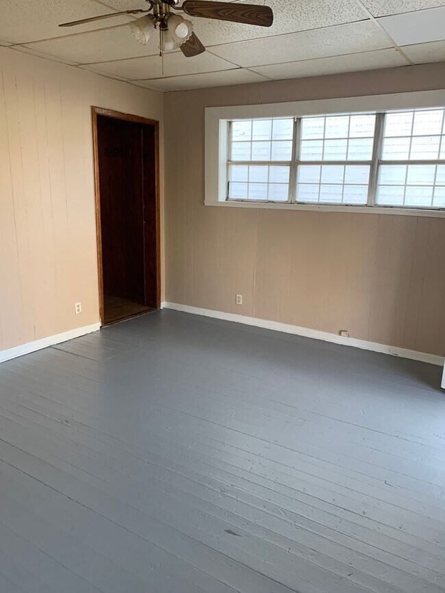 Foto del edificio - 2 bedroom 1 bath house