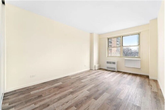 Foto del edificio - Spacious 1 bedroom 1 bathroom