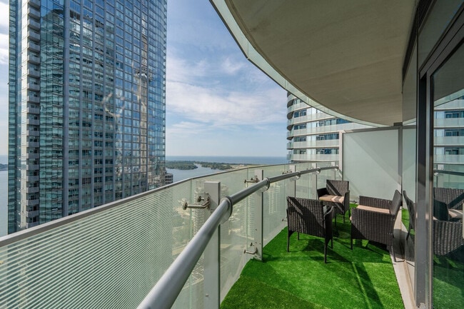 Building Photo - 14 York St