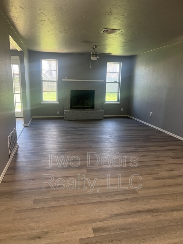 Building Photo - 1101 Teal Pl