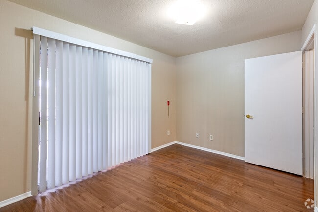 1BR, 1BA - 540SF - Bedroom - Villa de San Alfonso Apartments