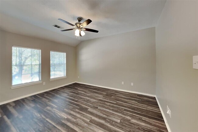 Building Photo - 10051 Rio Bravo Rd