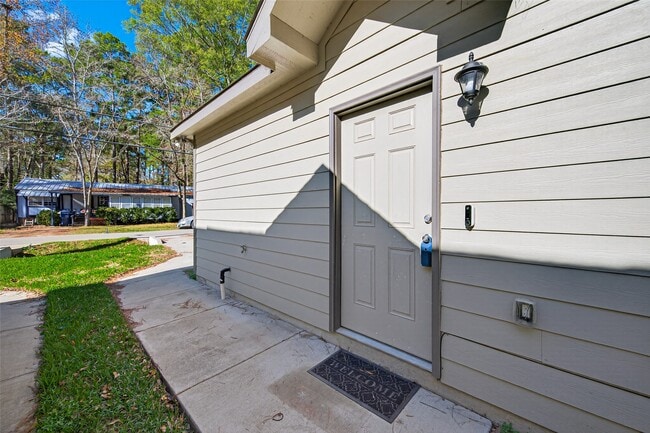 Foto del edificio - 12004 Canal St