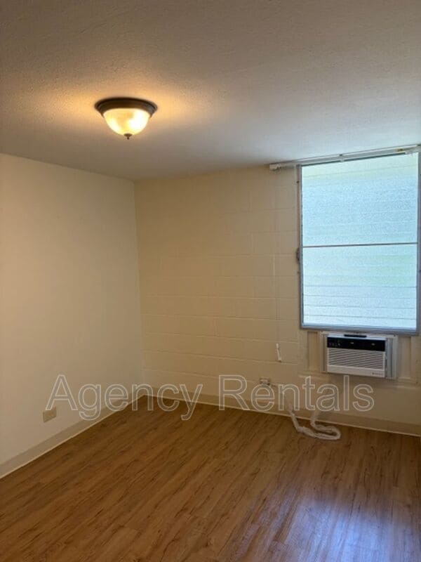 Building Photo - 1519 Nehoa St