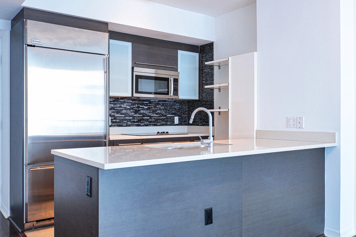 Primary Photo - 500 Brickell Ave