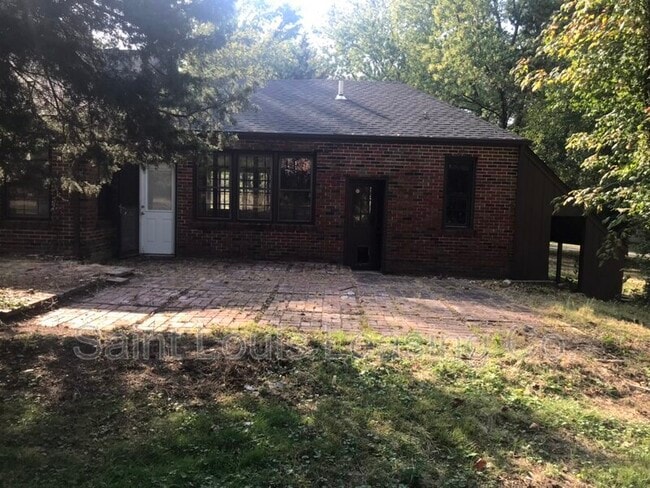 Building Photo - 520 Hentschel Pl