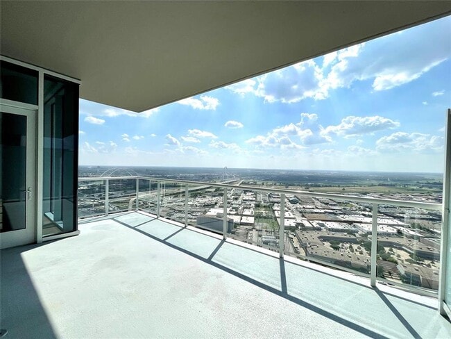 Building Photo - 3099 Nowitzki Way