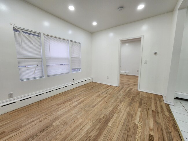 Building Photo - 497 Avenue A