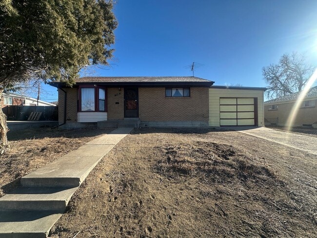 Single Family House in Denver near by I-25 - Single Family House in Denver near by I-25
