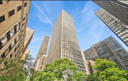 Photo - 260 E Chestnut St (Chicago, IL)