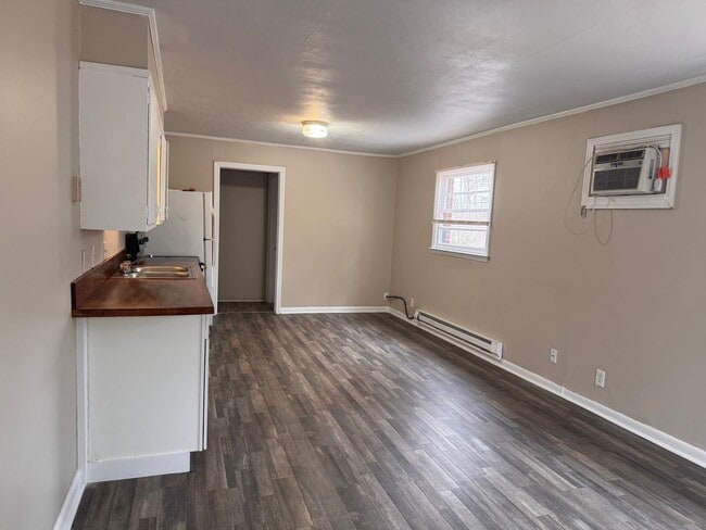 Building Photo - 1392