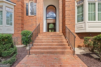 Building Photo - 235 Smokerise Trce