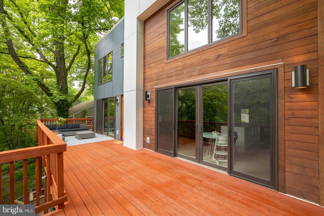 5223 Wyoming Rd, Bethesda, MD 20816 House for Rent in Bethesda, MD