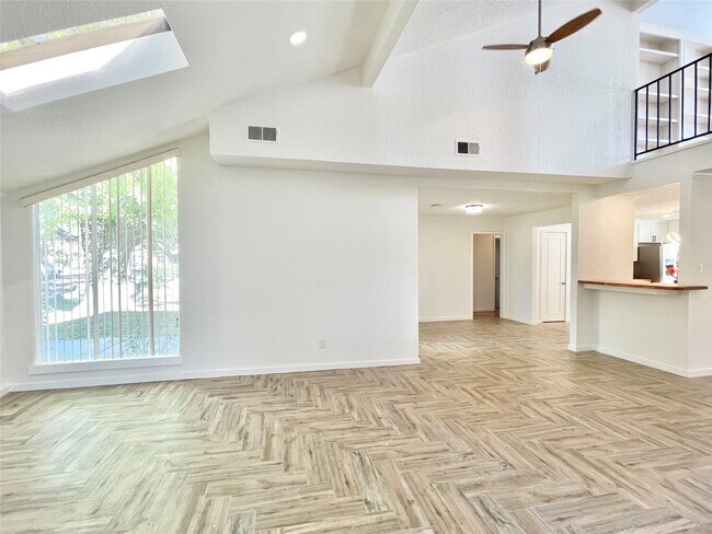 Foto del edificio - 707 Center Hill Dr