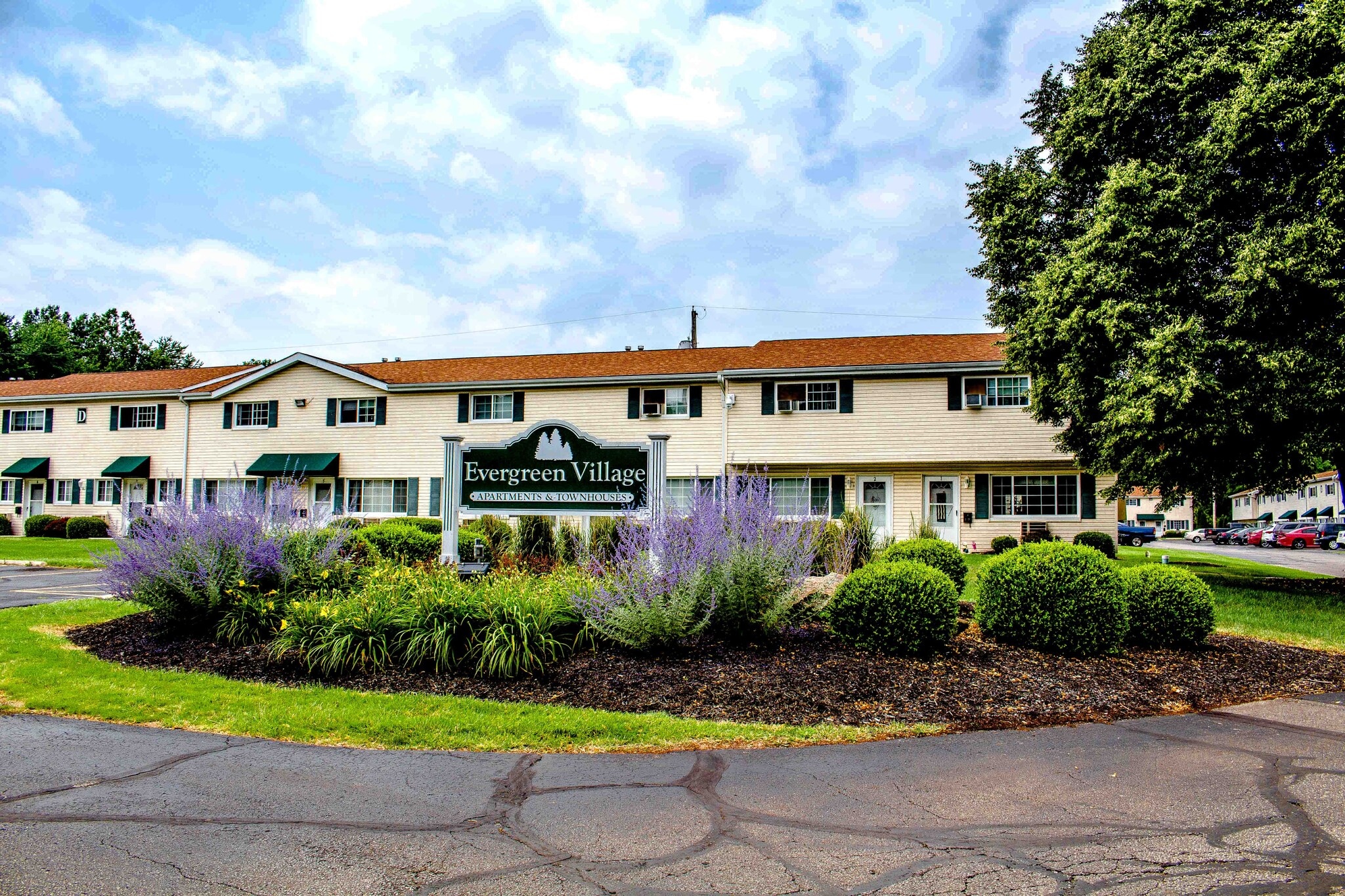 Evergreen Village Apartments & Townhouses – photo 1 of 31