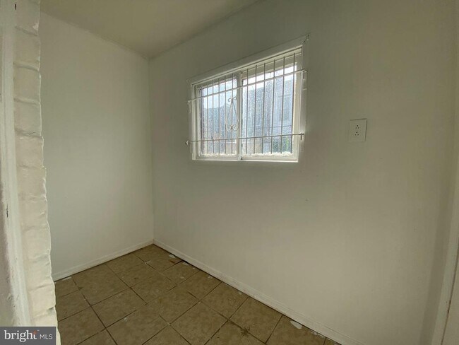 Foto del edificio - 2228 W Firth St
