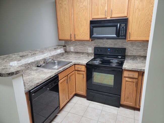 Foto del edificio - 15616 Everglade Ln