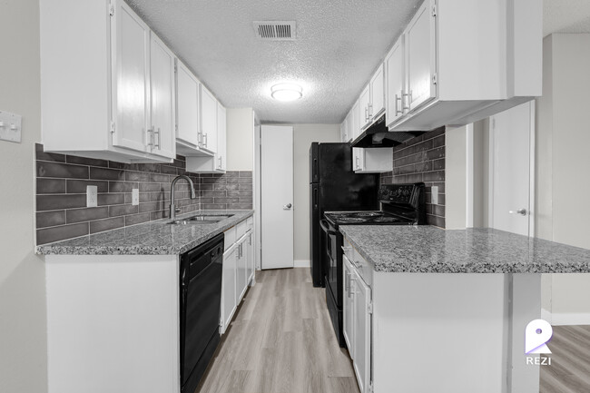 Building Photo - 130 Camino de Oro