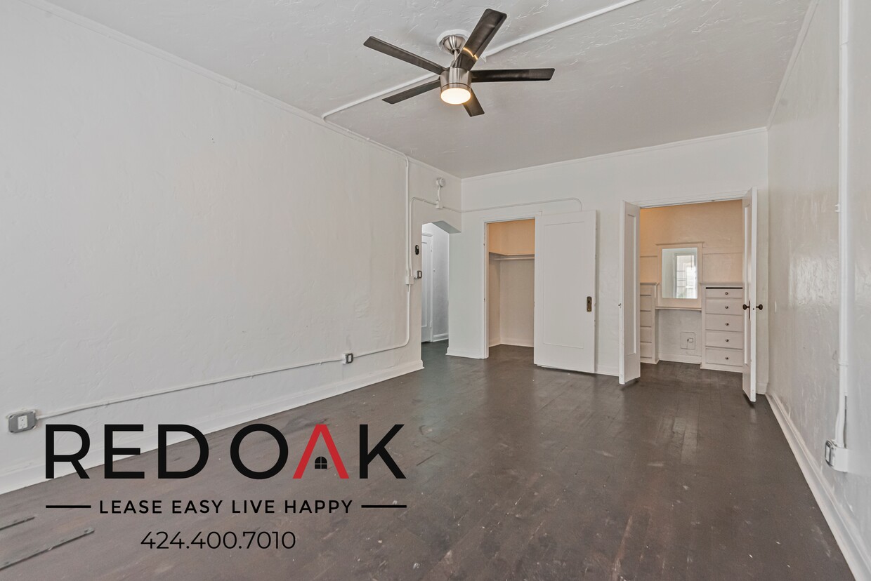 Foto principal - 854 S Oxford Ave