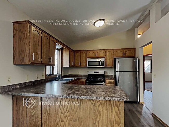 Foto del edificio - 3746 Hamlet Ave N