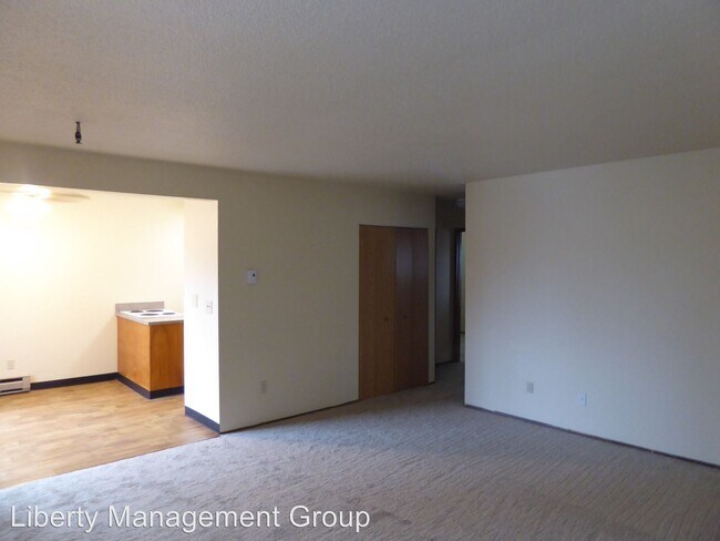 Building Photo - 380 E Clarendon St