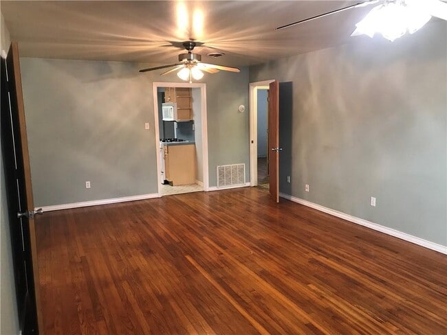 Building Photo - 4725 Blundell Dr