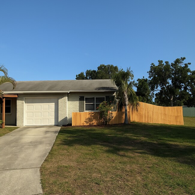 Foto del edificio - 320 Northeast Boulevard N