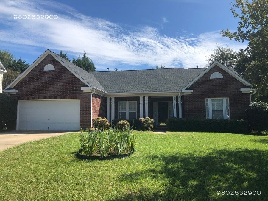 Primary Photo - 904 Knightsbridge Rd