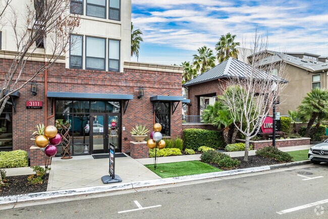 Oficina de arrendamiento - LINQ Midtown