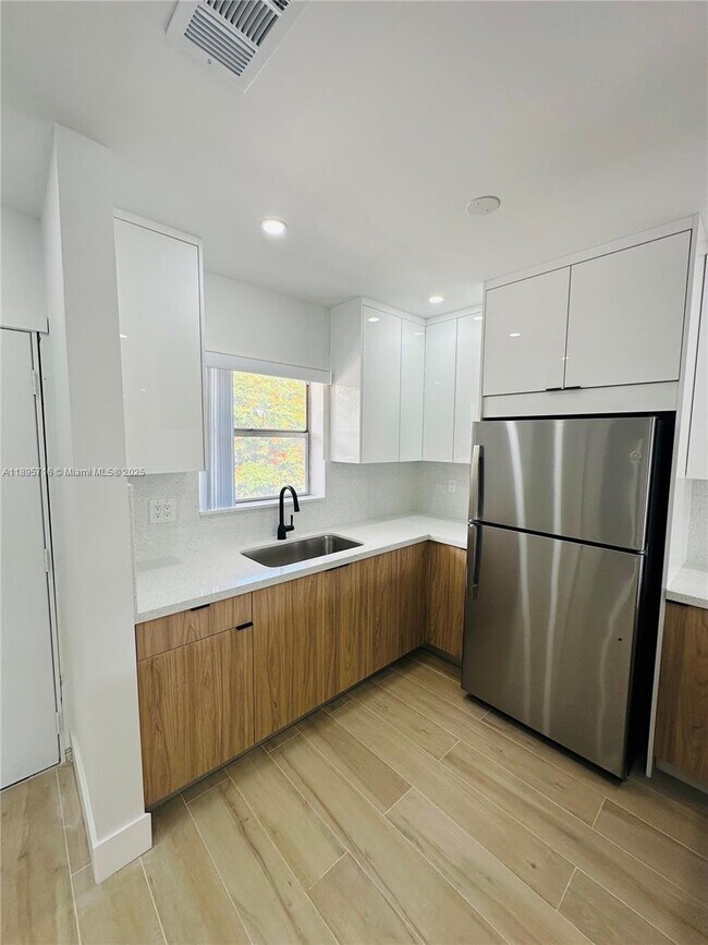 Building Photo - 7505 SW 82nd St