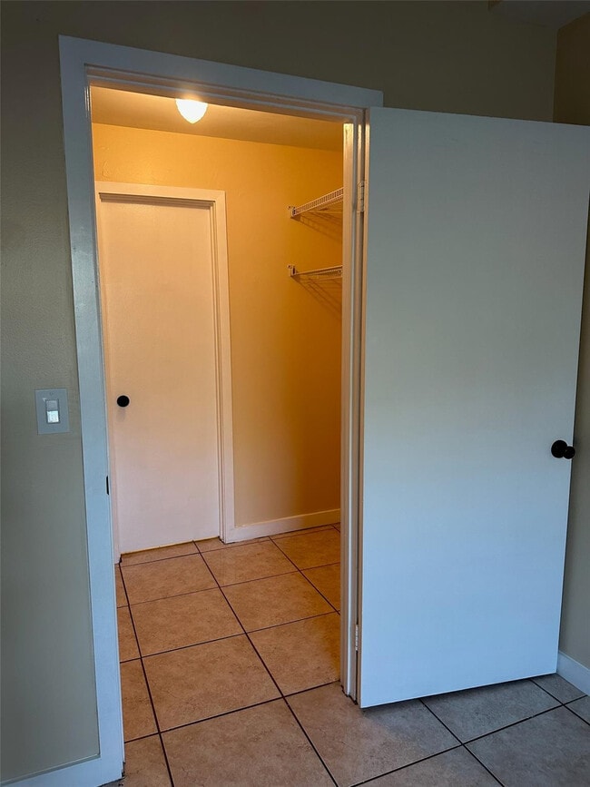 Foto del edificio - 18328 NW 68th Ave