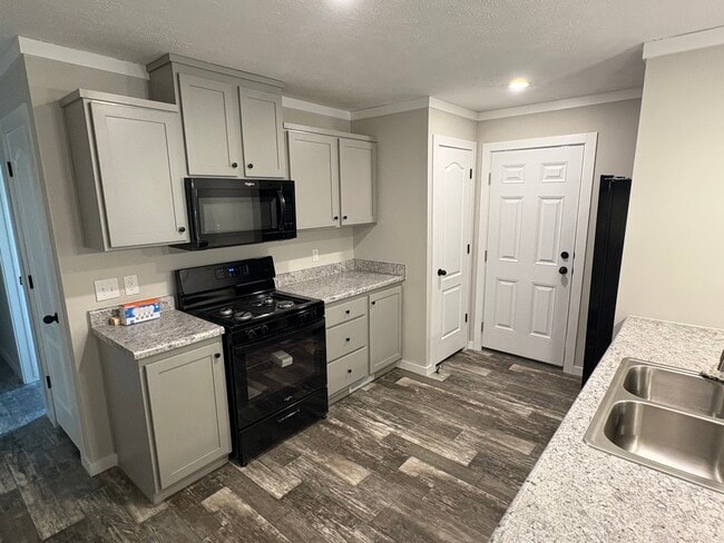 Building Photo - 102 S California St