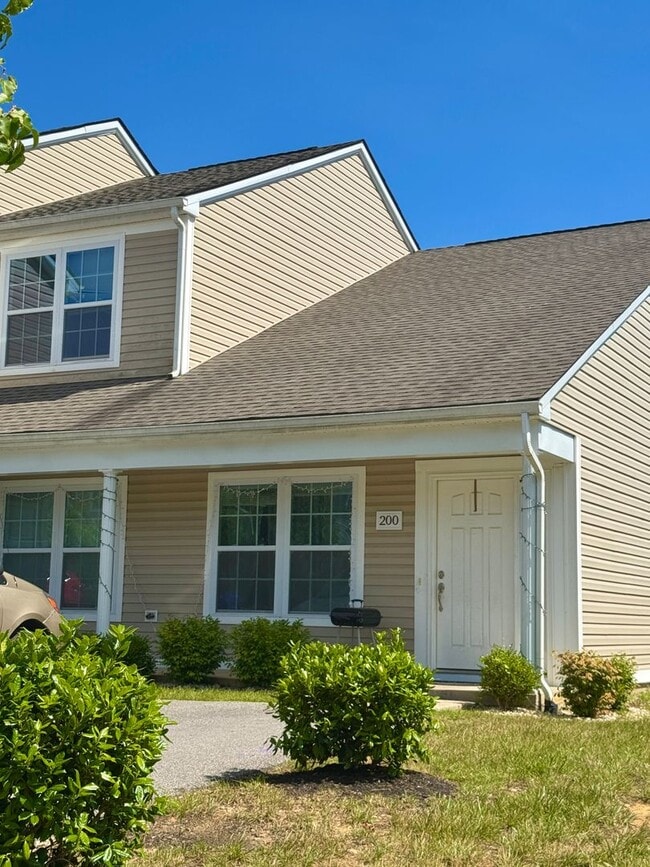 Building Photo - More units and move-in options available.