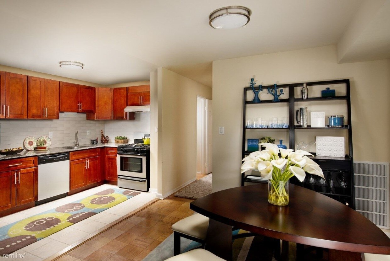 2 br, 1 bath - 214 W Crockett St - 2 br, 1 bath  - 214 W Crockett St