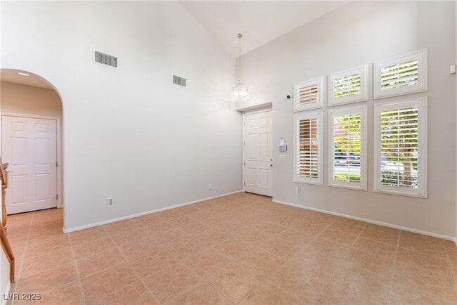 Building Photo - 600 El Loro St