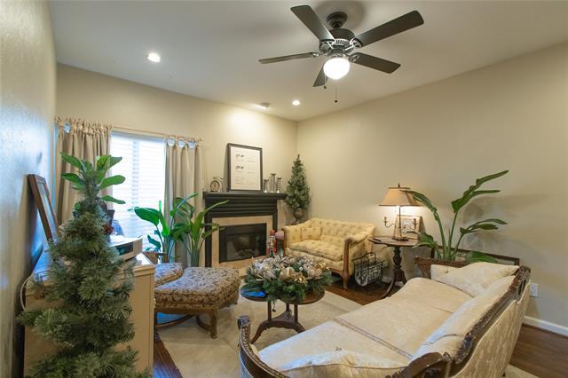 Foto del edificio - 8601 Park Ln