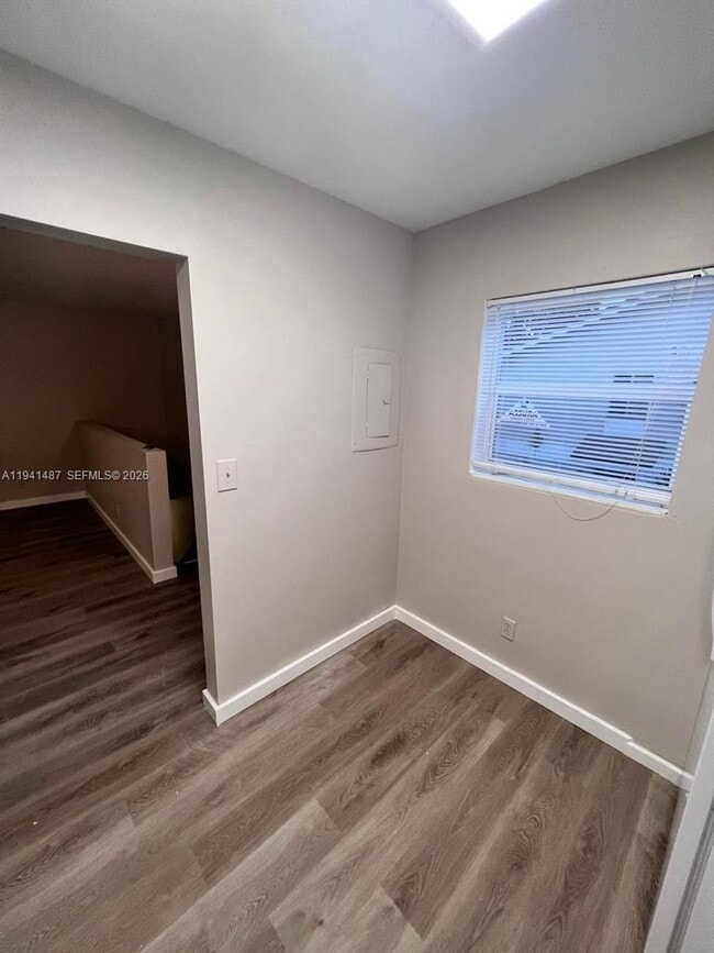 Building Photo - 403 Gardens Dr