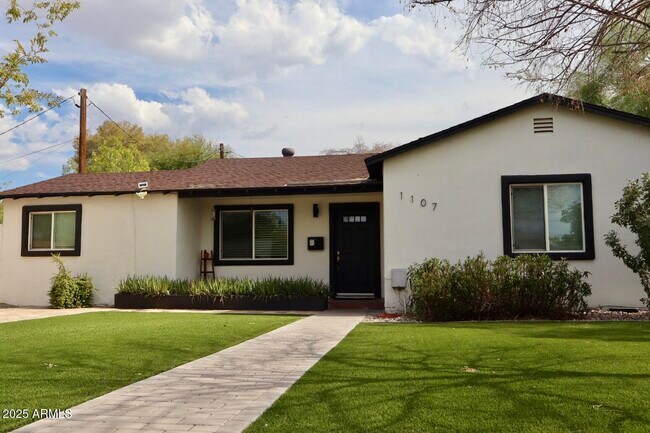 Building Photo - 1107 W Turney Ave