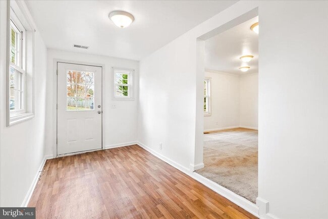 Building Photo - 2060 Flag Marsh Rd