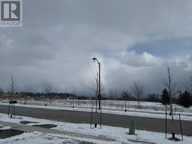 Building Photo - 664 Grand Ridge Ave