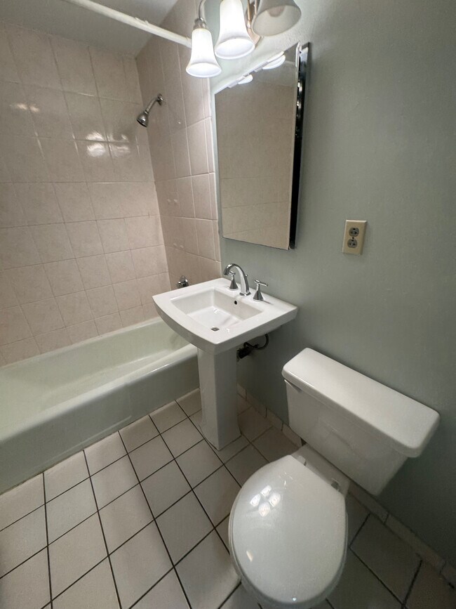 Foto del edificio - 93 E Brookline St